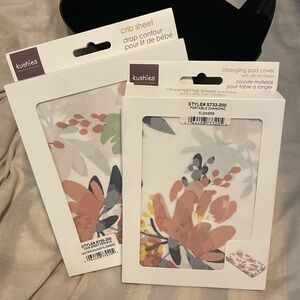 Kushies crib sheet & change pad cover - watercolour flowers. Brand new!